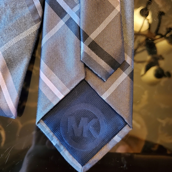 Michael kors tie - Picture 3 of 5